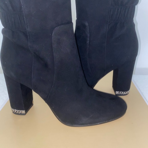 Michael- Michael Kors, Black Suede booties with silver chain on heel size 9 1/2 - Picture 12 of 12